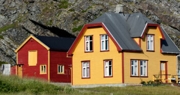 Immobilien Norwegen: Kleines Haus am Meer kaufen
