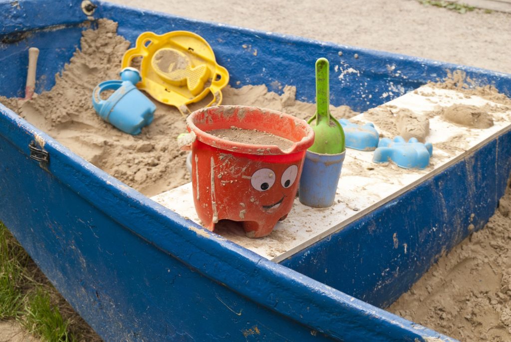 Sandkasten im Ruderboot, nicht nur in Hamburg eine tolle Idee