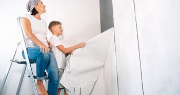 Tapeten entfernen leicht gemacht: So bereiten Sie die Wände für das Tapezieren vor