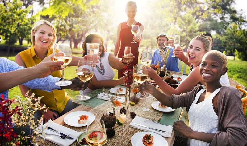  Wer unseren Tipp oben beherzigen will und ein schmuckes Gartenhaus für die Party holt, der kann hier mittun. (Foto: Shutterstock-  Rawpixel.com)