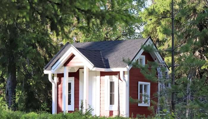 Wer einen Wohnraum für kalte Tage schaffen möchte, kann das Gartenhaus auch mit Styrodur verkleiden. ( Foto: Shutterstock- T. Miettinen) 