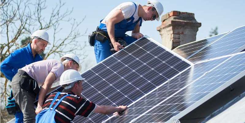 Das Land NRW fördert einen neu gekauften stationären Batteriespeicher sowie eine neue Photovoltaik-Anlage. ( Foto: Shutterstock-natoliy_gleb)