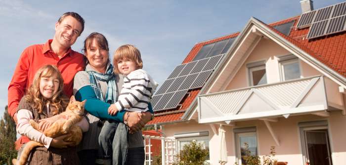 progres.nrw: So viel Photovoltaik-Förderung steht Haushalten in NRW zu ( Foto: Shutterstock-Altrendo Images )