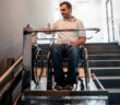 Treppenlift Kosten: So ermittelt man den Preis ( Foto: Adobe Stock - romaset )