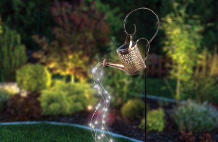 Solar-Deko-Gießkanne von Lunartec: Gartenzauber mit (Foto: Pearl GmbH)