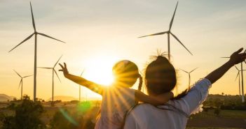 Deutschland erreicht 2023 erstmals mehr als 50% erneuerbaren (Foto: AdobeStock 422279488 Kampan)