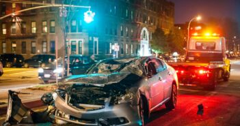 Site vorschlagen: Maßnahmen bei einem Verkehrsunfall (Foto: AdobeStock - PhotoSpirit 177702320)