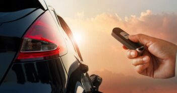 Sicherheit von Mercedes Keyless-Go im Fokus (Foto: AdobeStock - 219100492 ipopba)