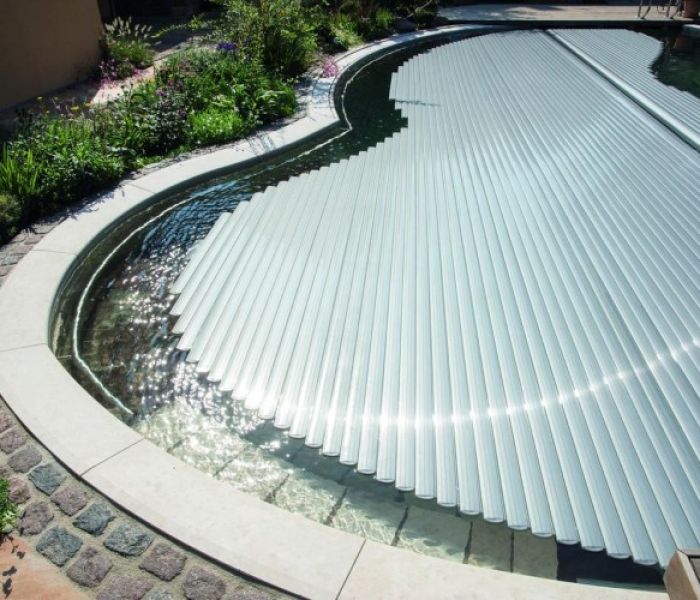 WaterBeck fertigt maßgeschneiderte Poolabdeckungen (Foto: WaterBeck GmbH)