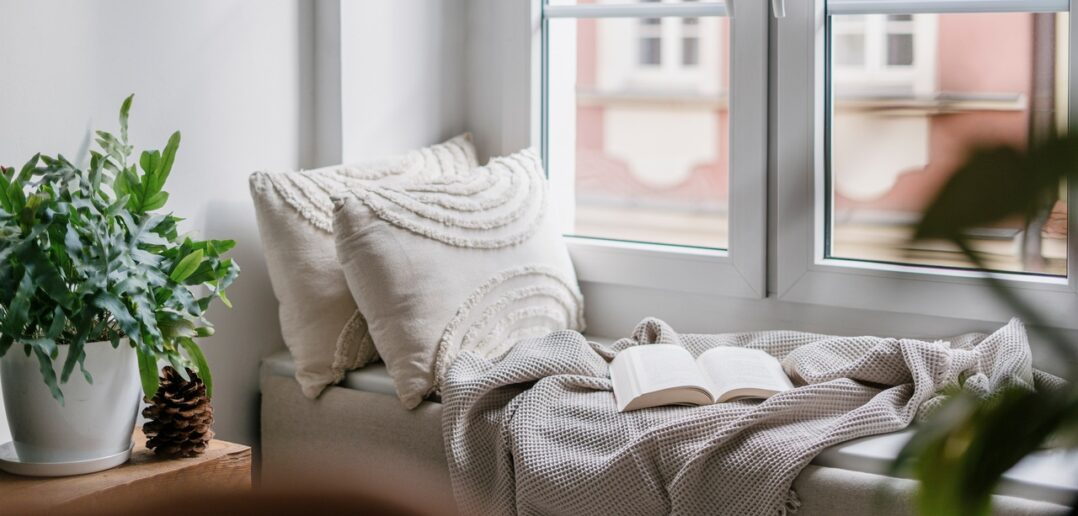 DIY-Projekt: Vom alten Kinderzimmer zur entspannten Leseecke (Foto: AdobeStock - brizmaker - 683865657)