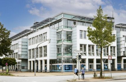 US-Notenbank Fed signalisiert geldpolitische Unsicherheit über künftigen weiteren Zinskurs EZB belässt Leitzins bei 2 Prozent trotz steigender (Foto: Qualitypool GmbH)