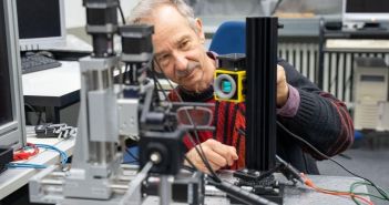 Einmalige Aufnahme ermöglicht präzise Analyse von LED-Strahlverläufen in (Foto: HSB - Louisa Windbrake)